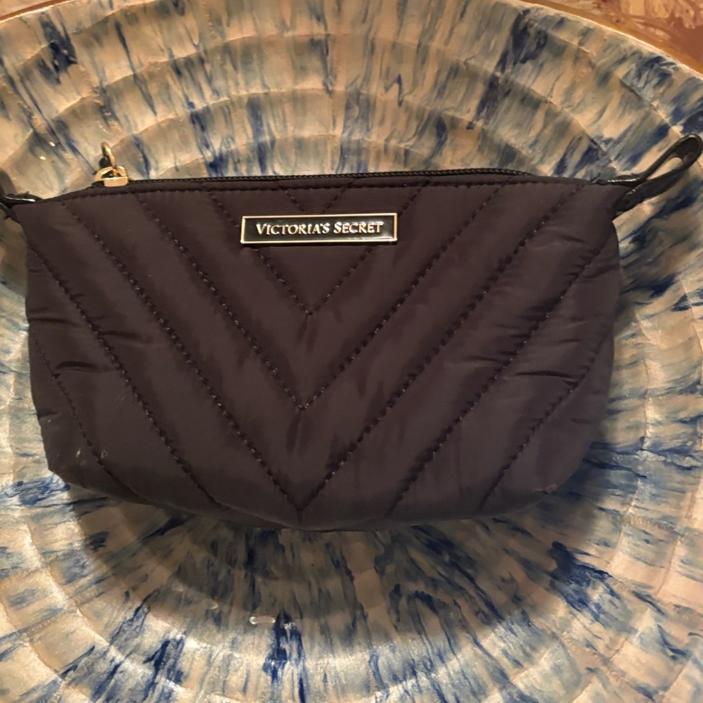 Victoria's Secret Women's Black Wallet-Purse, Make-Up Bag